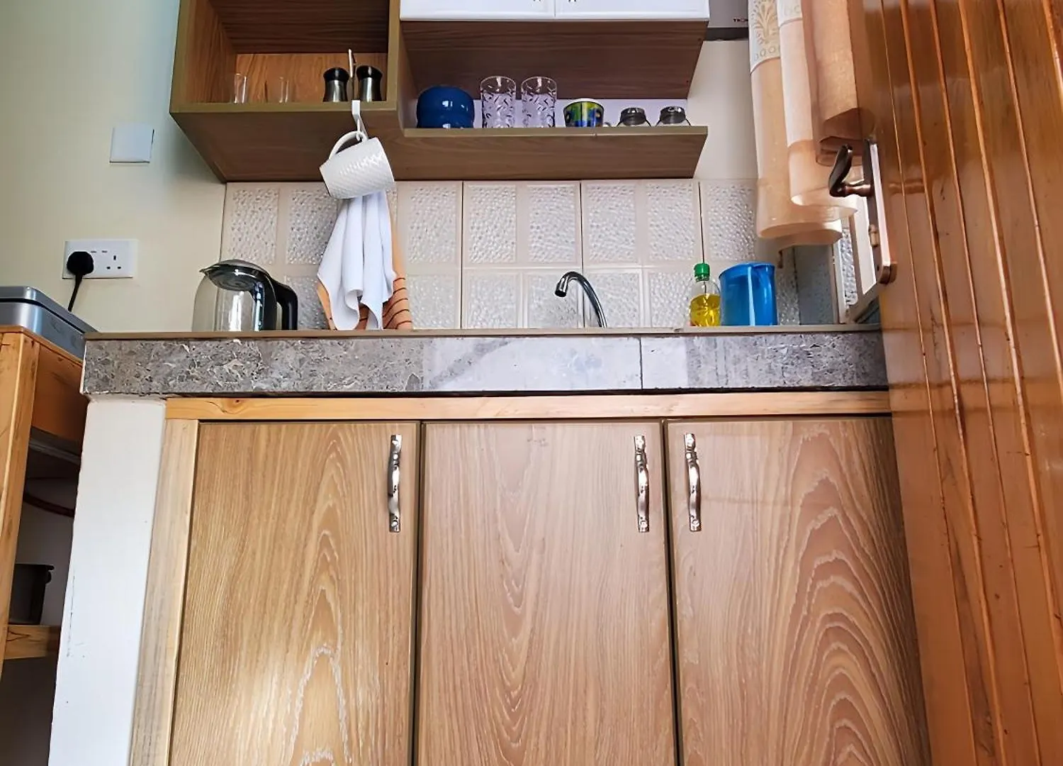 Orchid Gardens; Studio Apartment, Minimalist Kampala Apartment