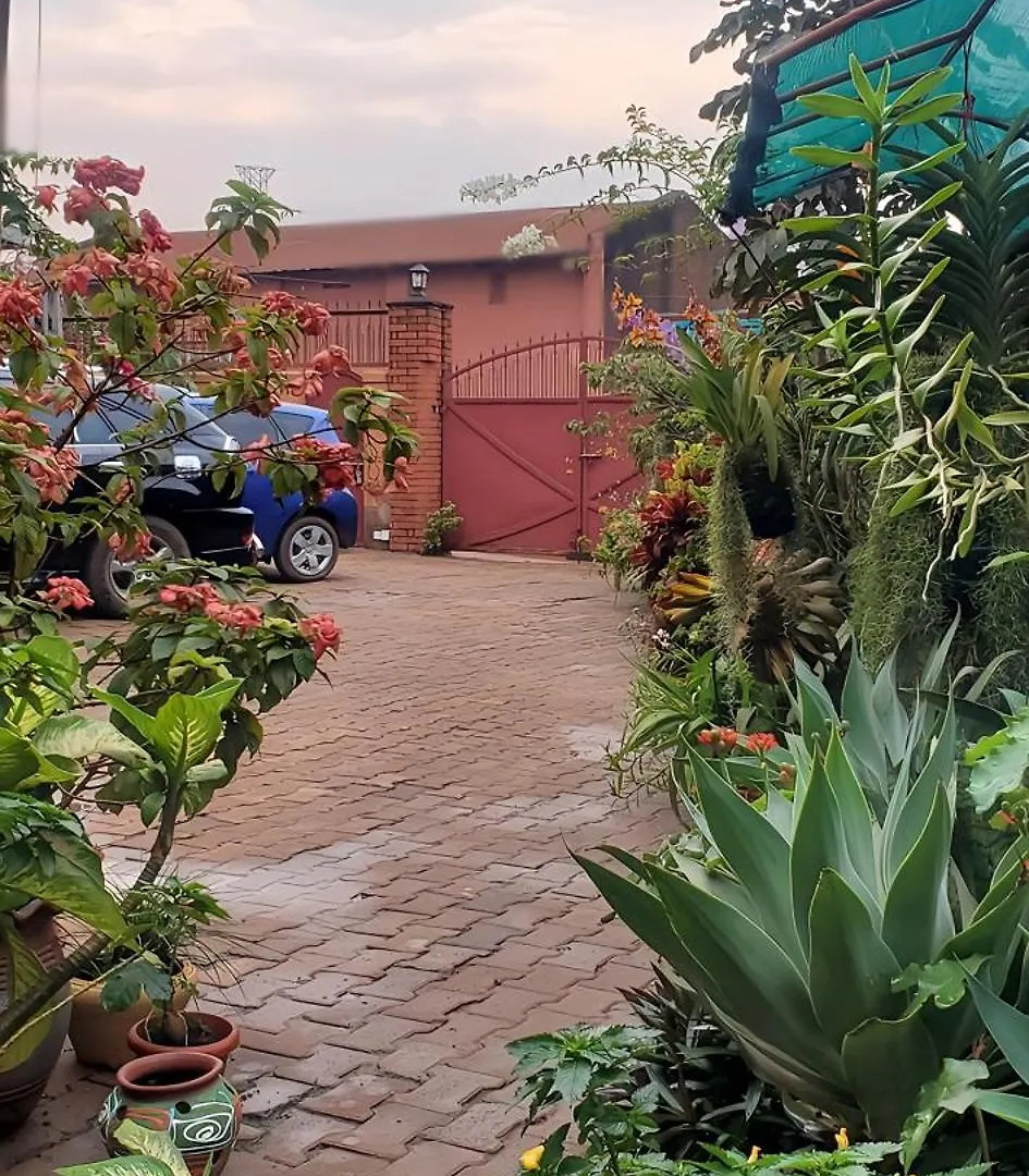 شقة Orchid Gardens; Studio Apartment, Minimalist كامبالا أوغندا